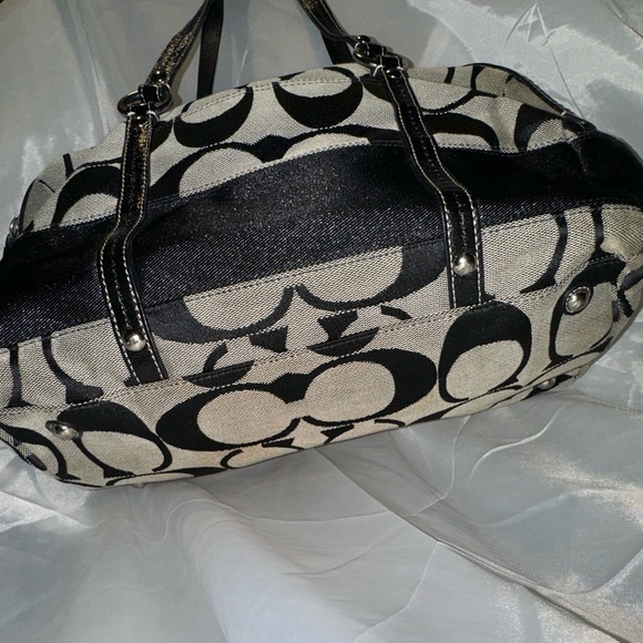 Coach shoulder bag - Picture 13 of 16